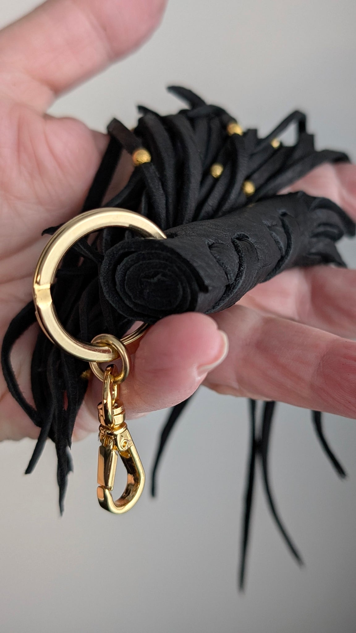 Nala Leather Flogger Tassel Key Chain with Snap Hook - Optional Beaded Fringe - SS1113