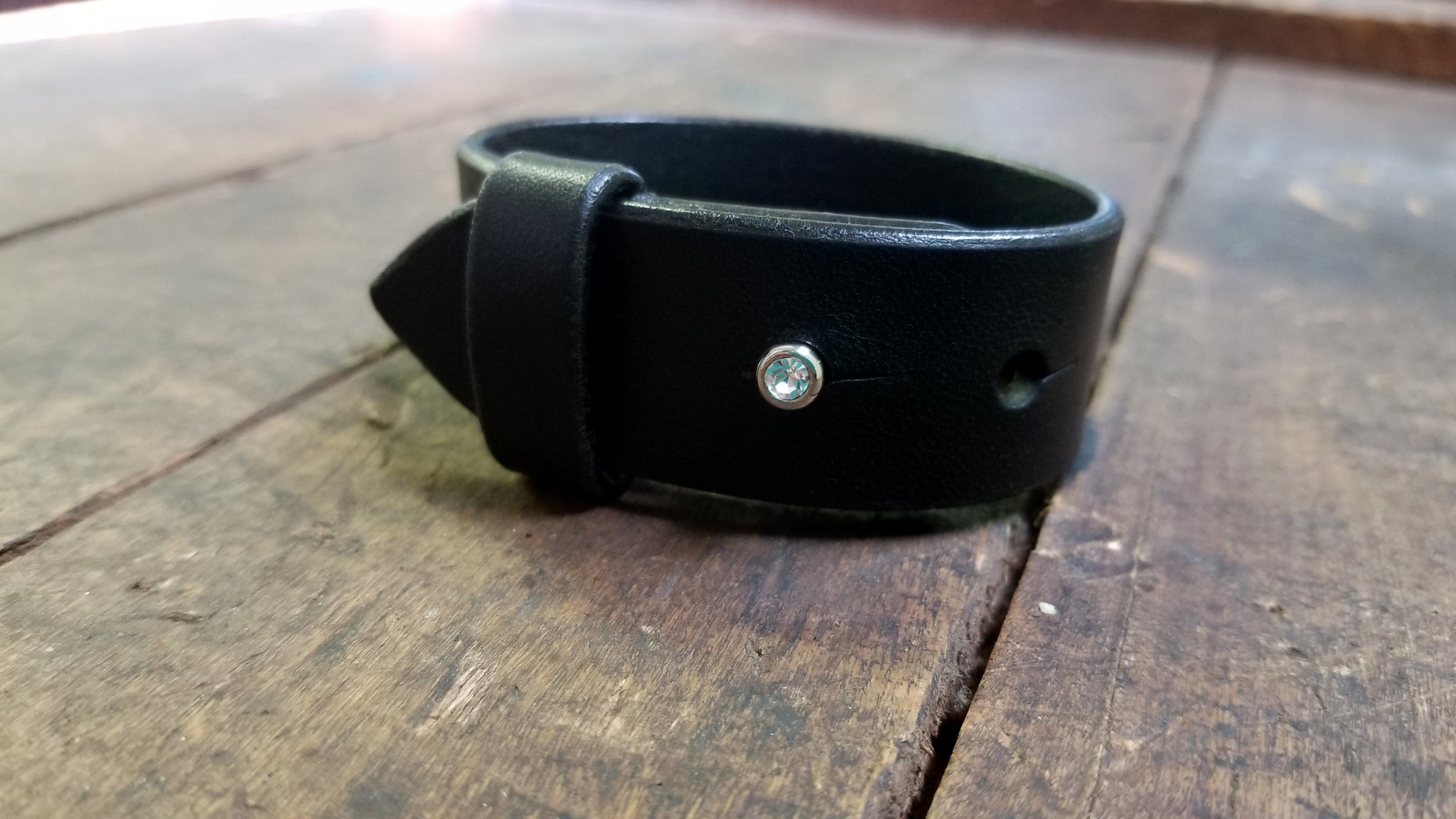 1 inch Wide Mao in Black with Rhinestone Button Stud
