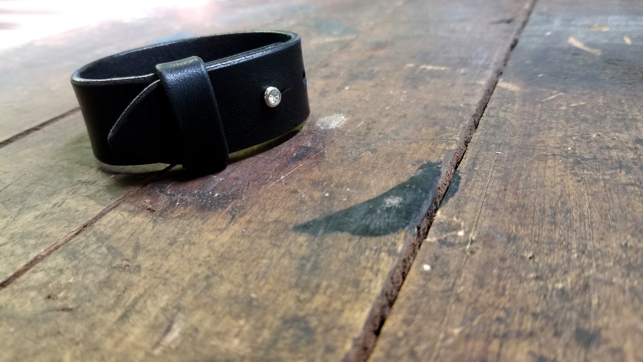 1 inch Wide Mao in Black with Rhinestone Button Stud