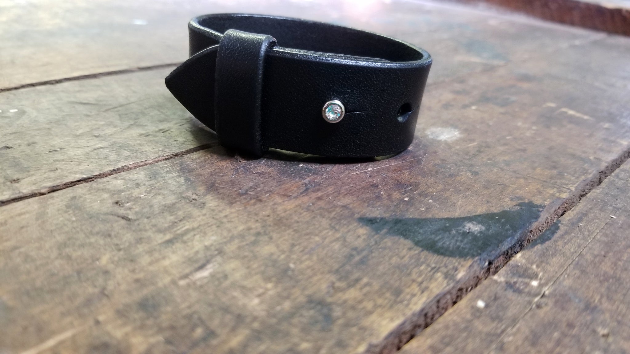 1 inch Wide Mao in Black with Rhinestone Button Stud