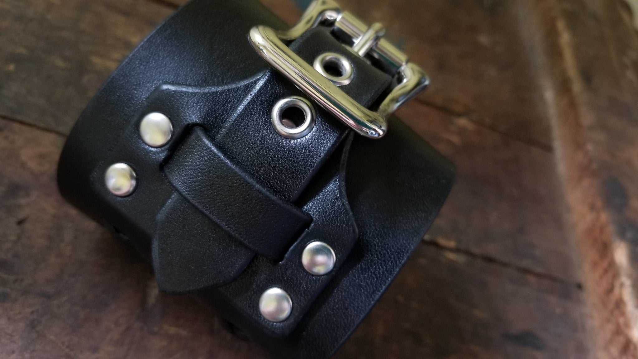 Aga Men's Wide Leather Cuff with Ladder Stitch Braid and Chunky Buckle - SS174