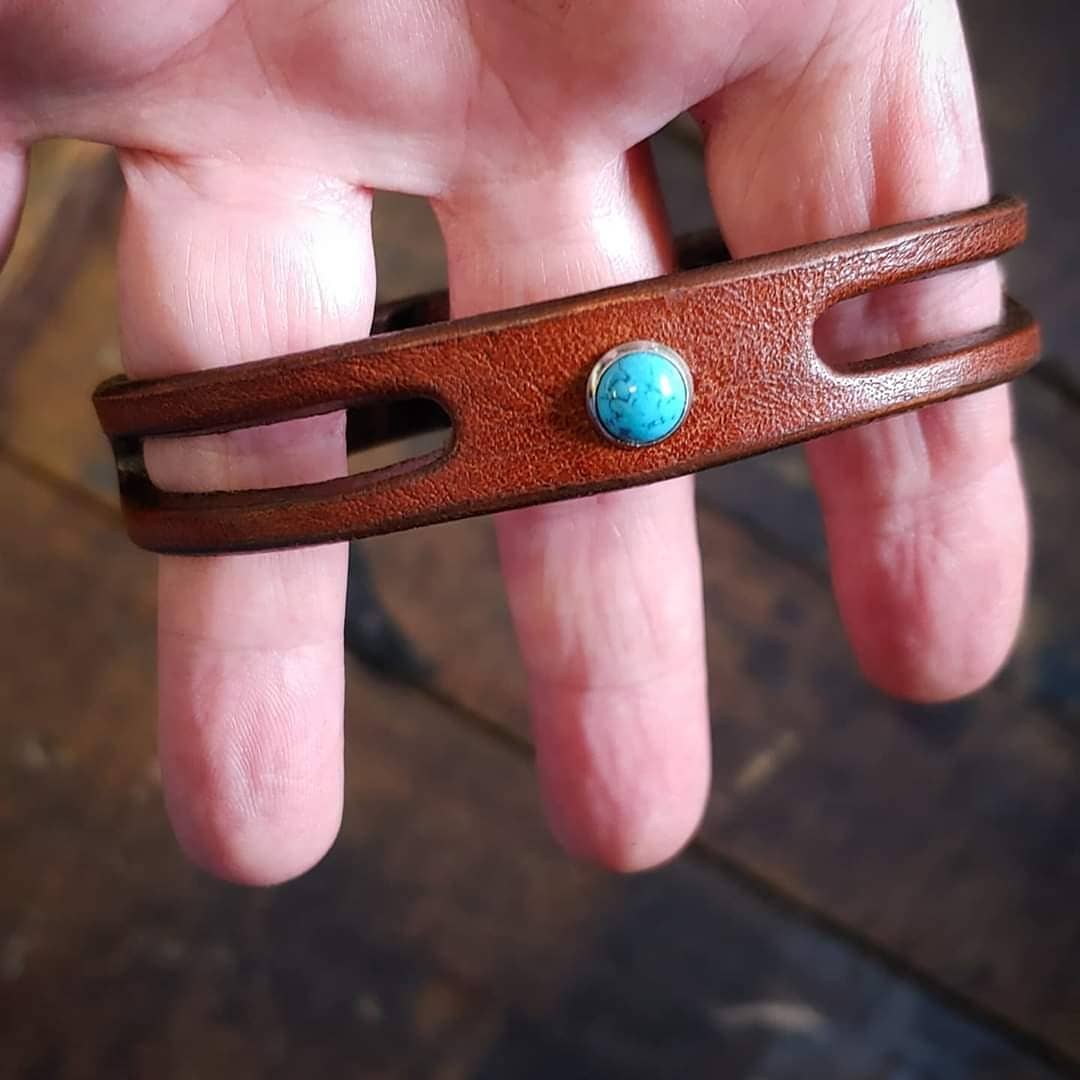 Lil Trinity Turquoise Leather Bracelet in tobacco