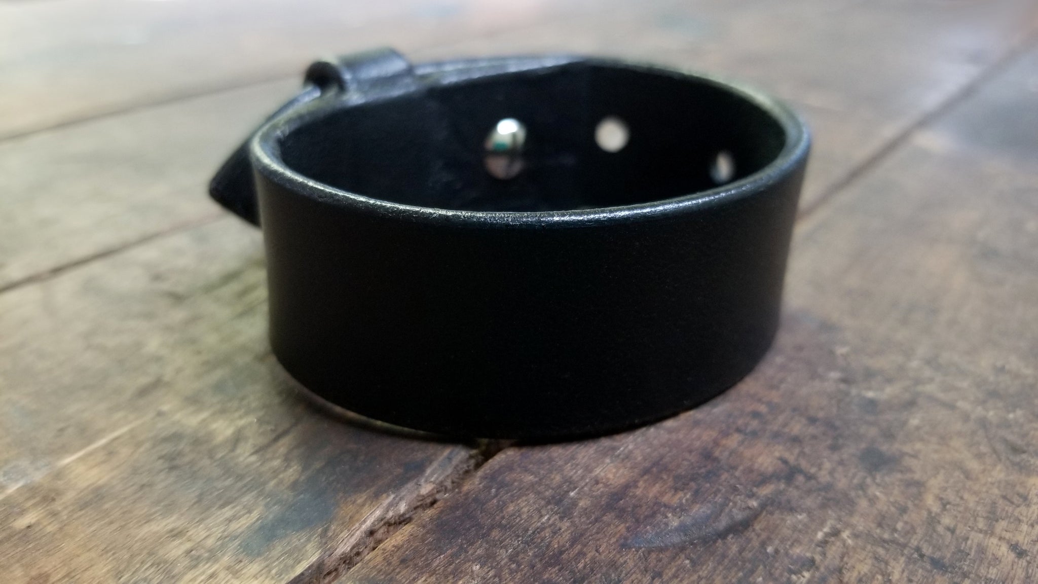 Mao in Black with Nickel Button Stud
