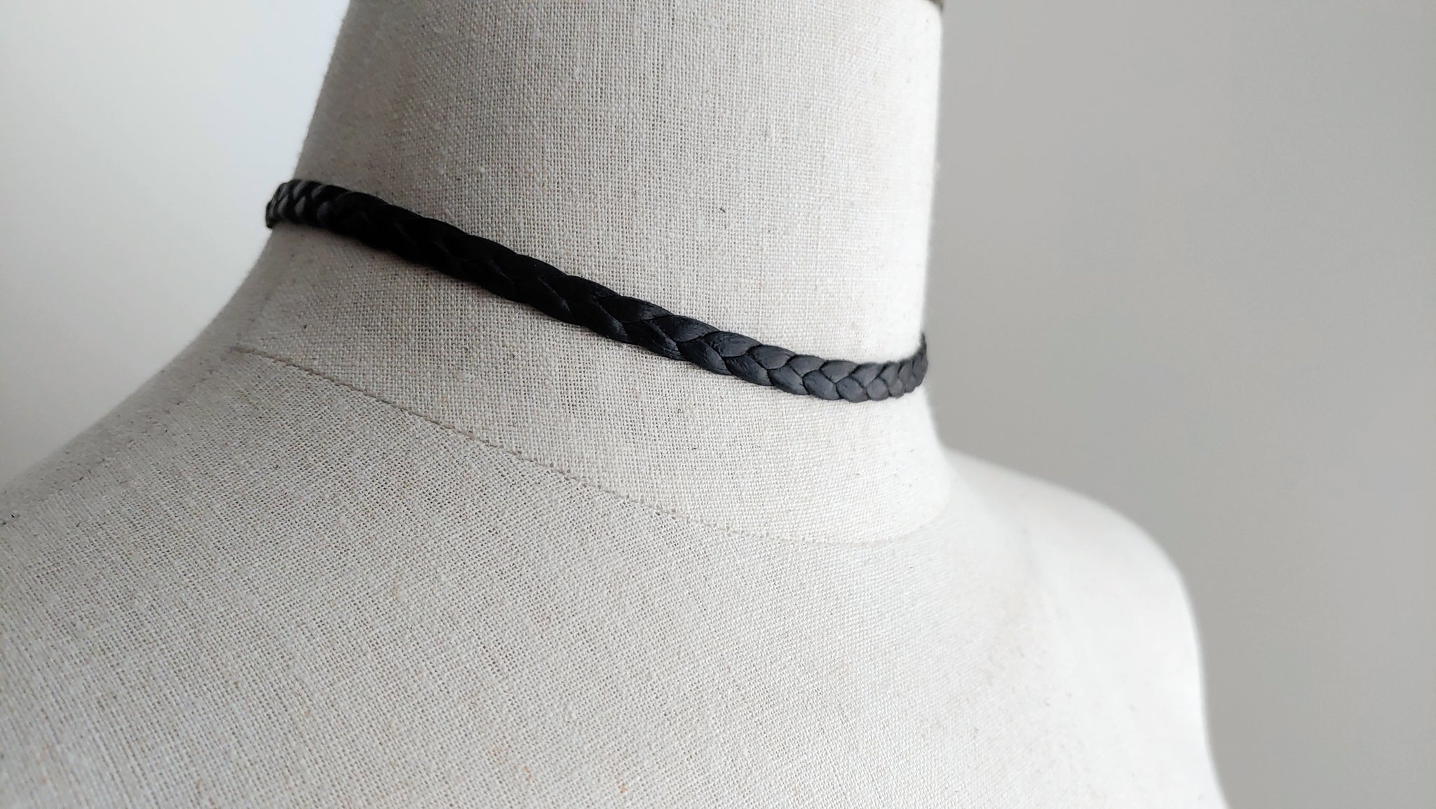 Buy Men's Necklace, Mens Choker Necklace, Mens Leather Necklace, Mens  Jewelry, Minimal Style Jewelry, Masculine Necklace, Boyfriend Jewelry Gift  Online in India - Etsy