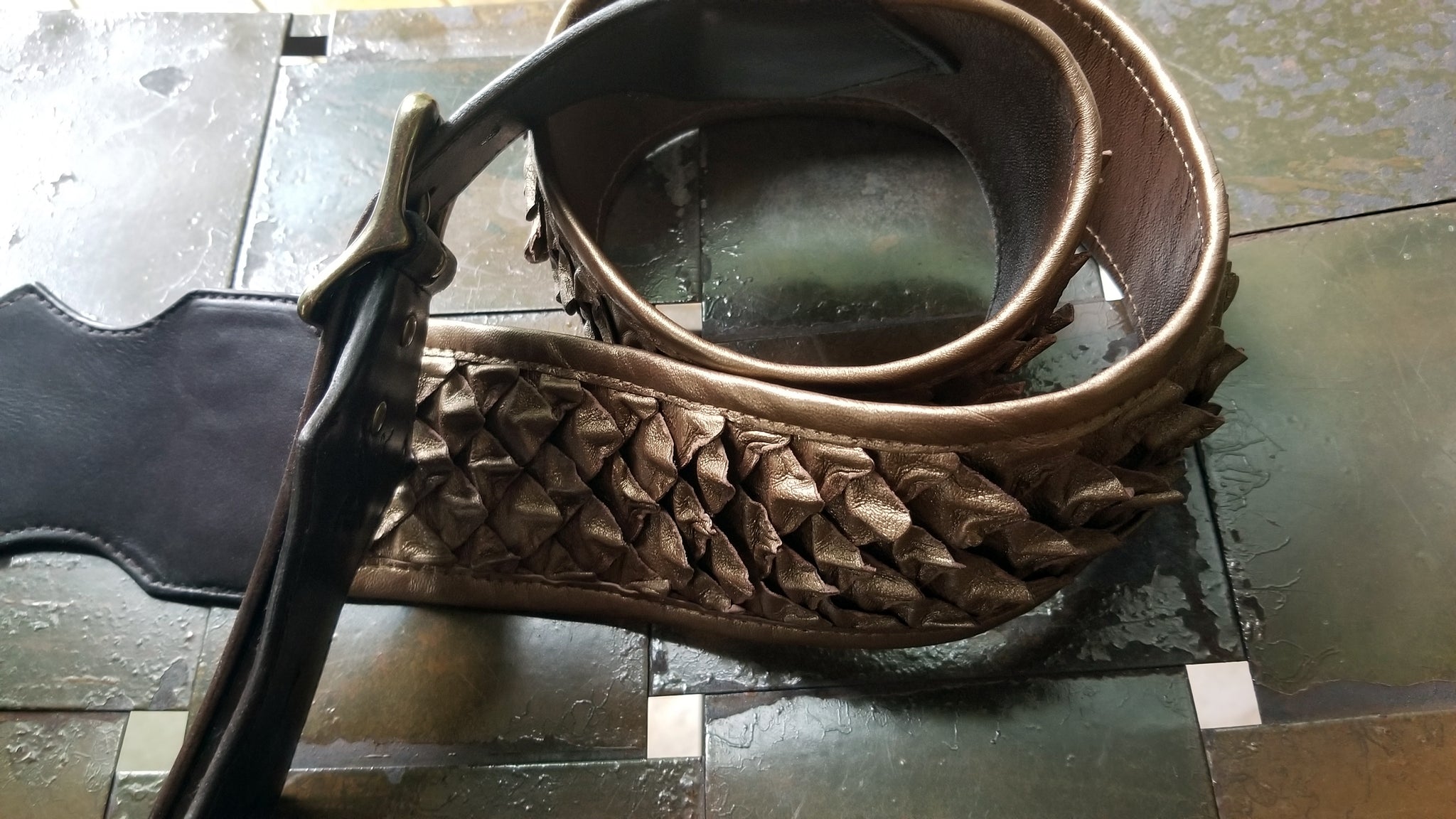 Bronze pearl and brown latigo | Draak Dragon Scale Leather Guitar Strap | Handmade Dragon Scales Custom Guitar Strap